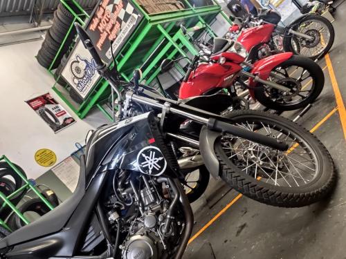 Atendimento Mão na Roda Pneus  Cia.