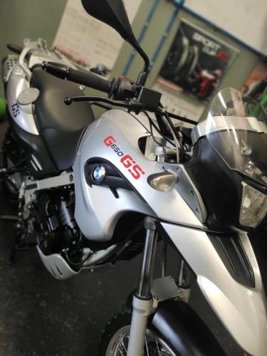 Atendimento Mão na Roda Pneus  Cia.