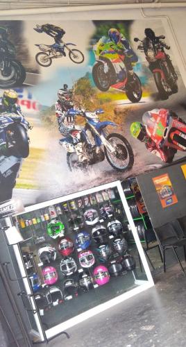 Atendimento Mão na Roda Pneus  Cia.