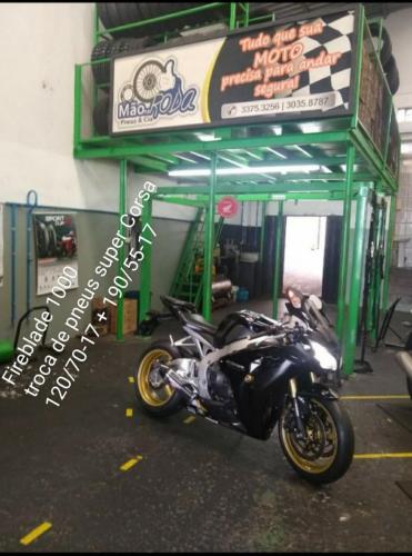 Atendimento Mão na Roda Pneus  Cia.