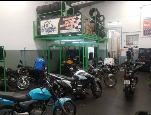 Atendimento Mão na Roda Pneus  Cia.