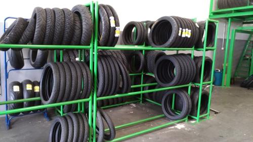 Atendimento Mão na Roda Pneus  Cia.